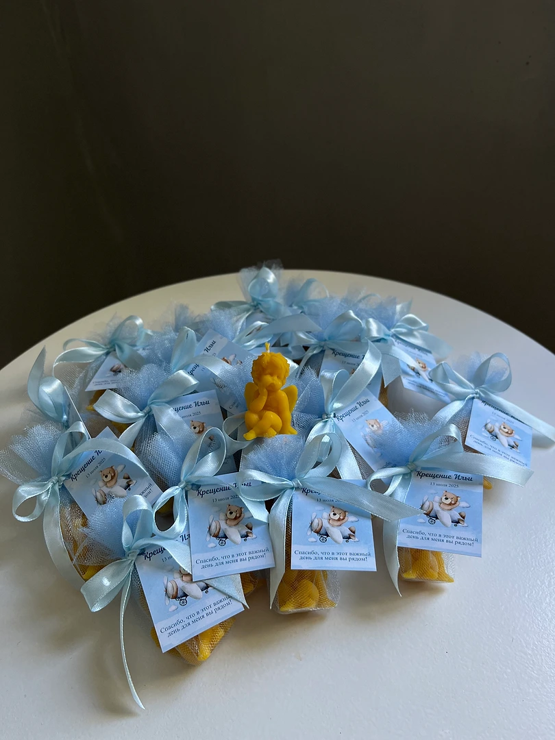 маленький ангелочик желтый