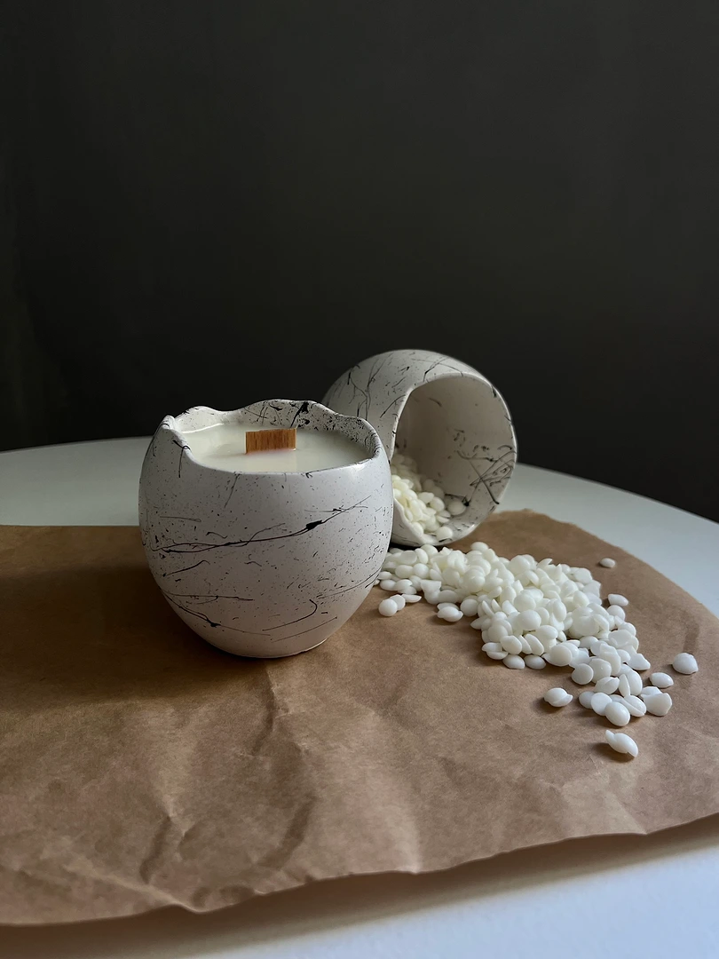 Свеча в подсвечнике «Яйцо»