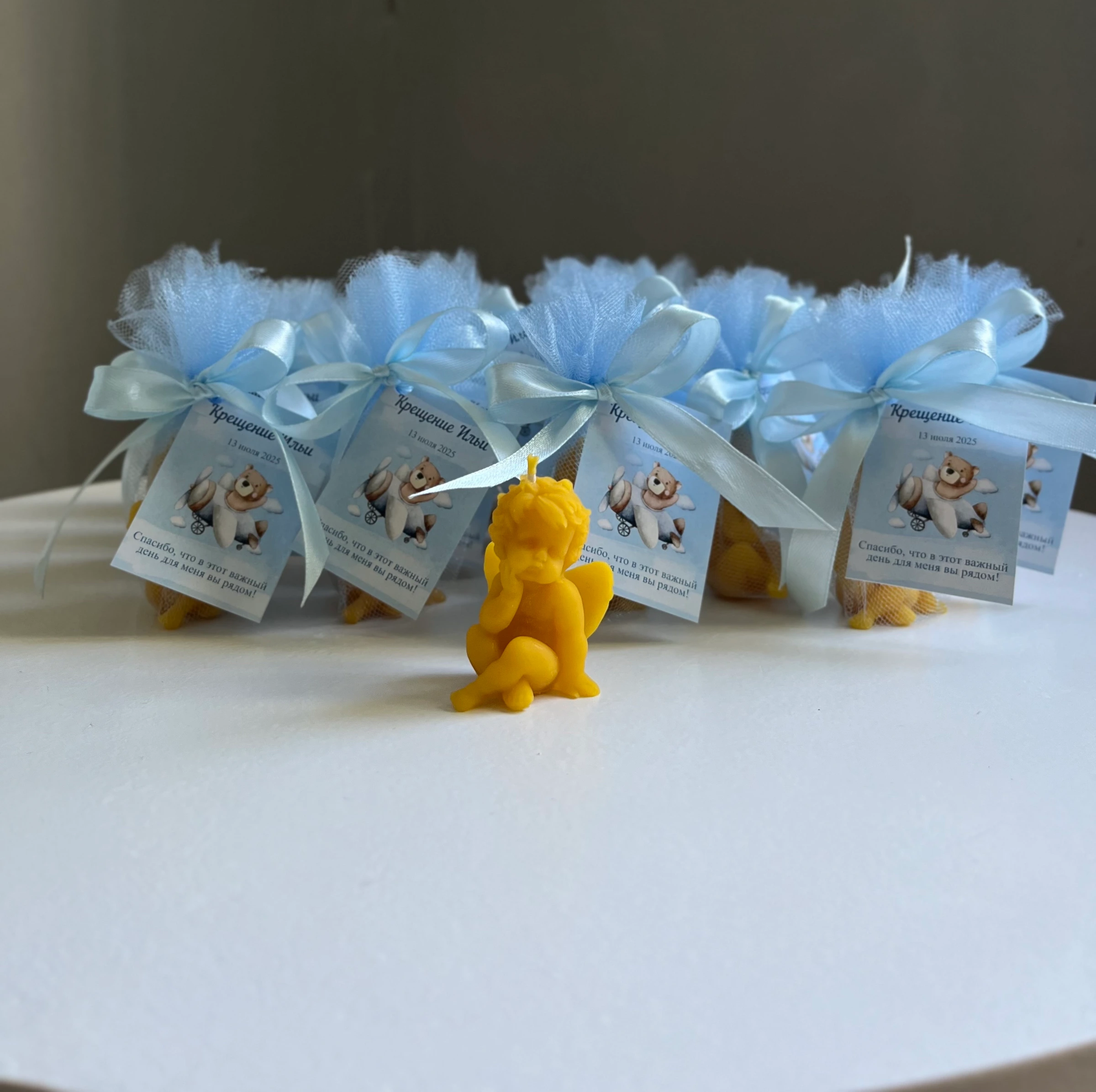 маленький ангелочик желтый