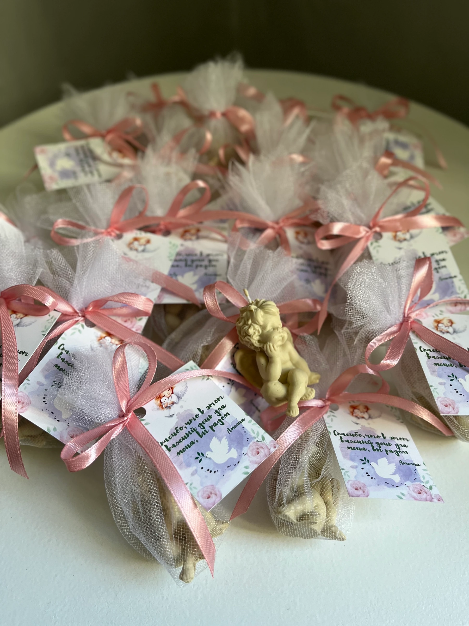 Маленький ангелочик молочный